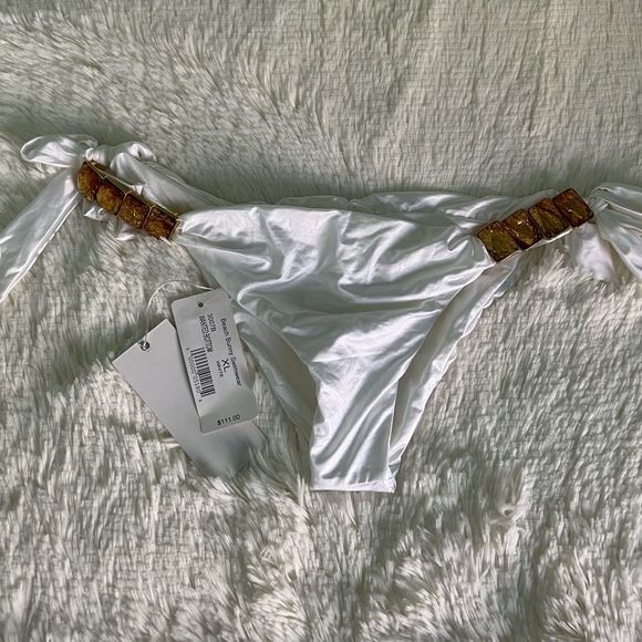 Beach Bunny Other - KARDASHIANS BIKINI BOTTOMS!!